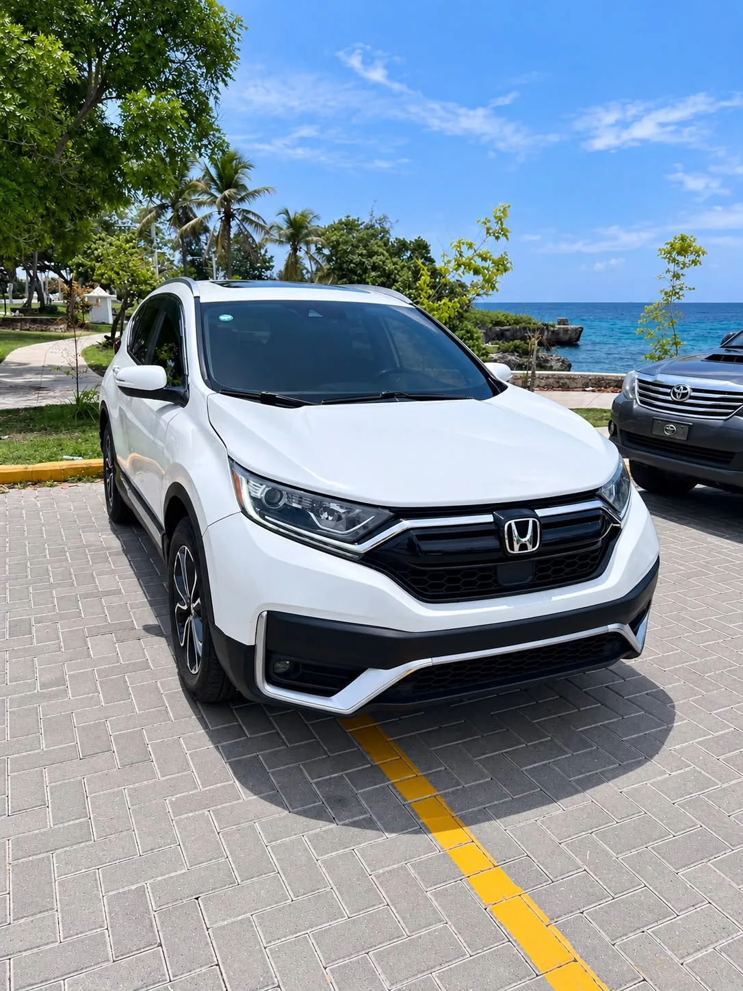 diagonal-frontal — Honda CR-V · Blanca clásica