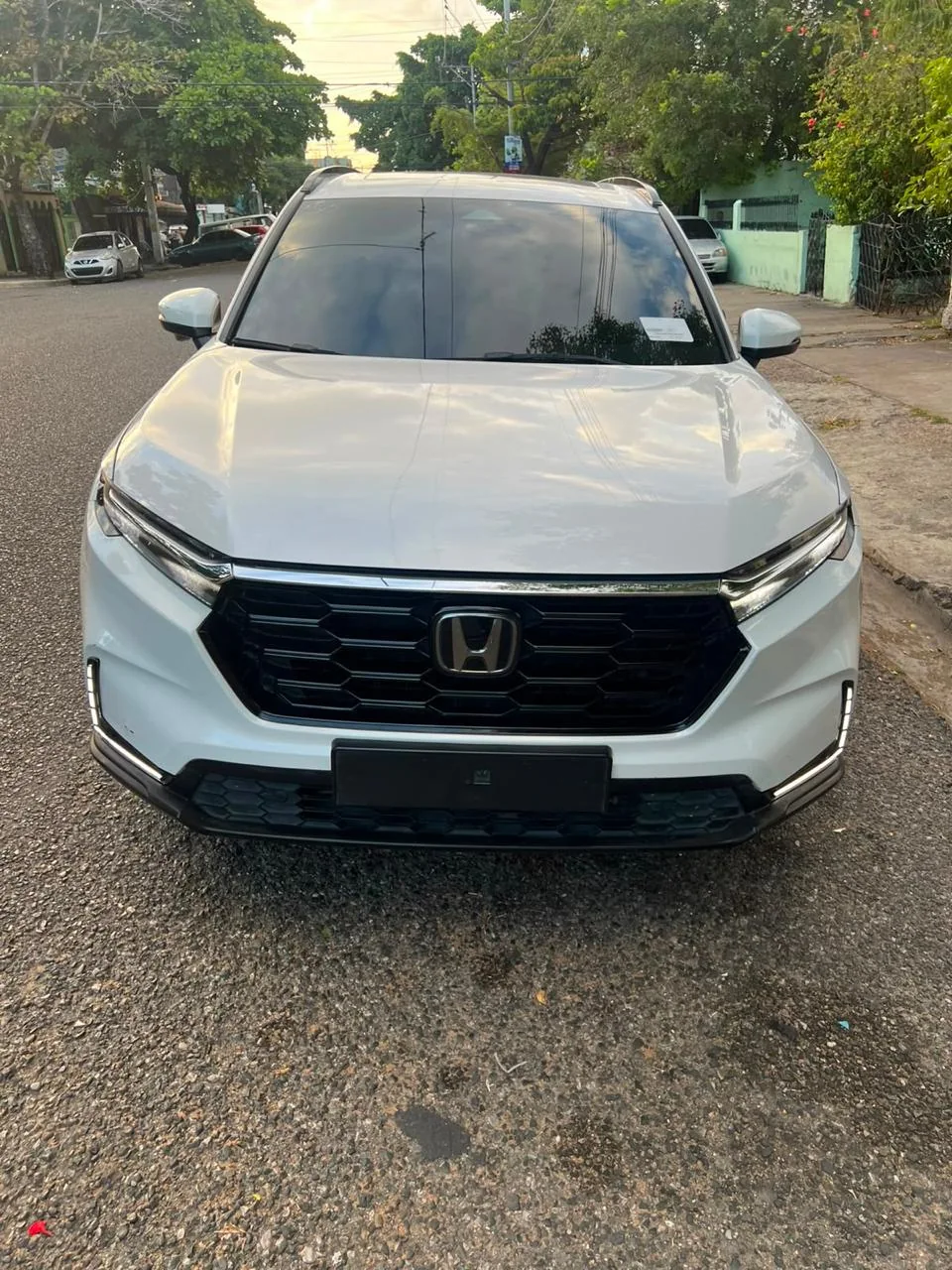 frontal — Honda CR-V · Blanca reciente