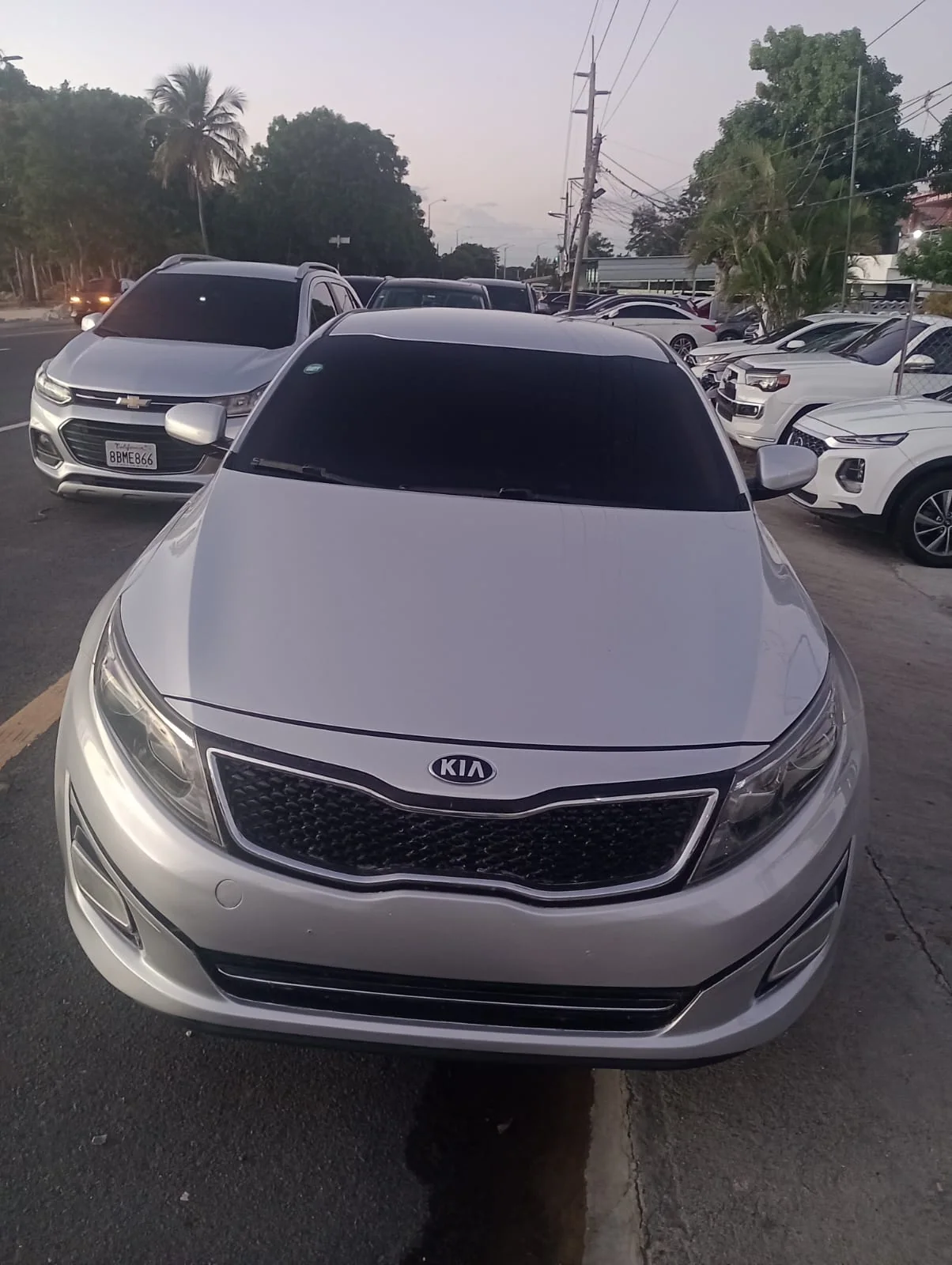 Exterior frontal, tres cuartos — Kia Optima / K5