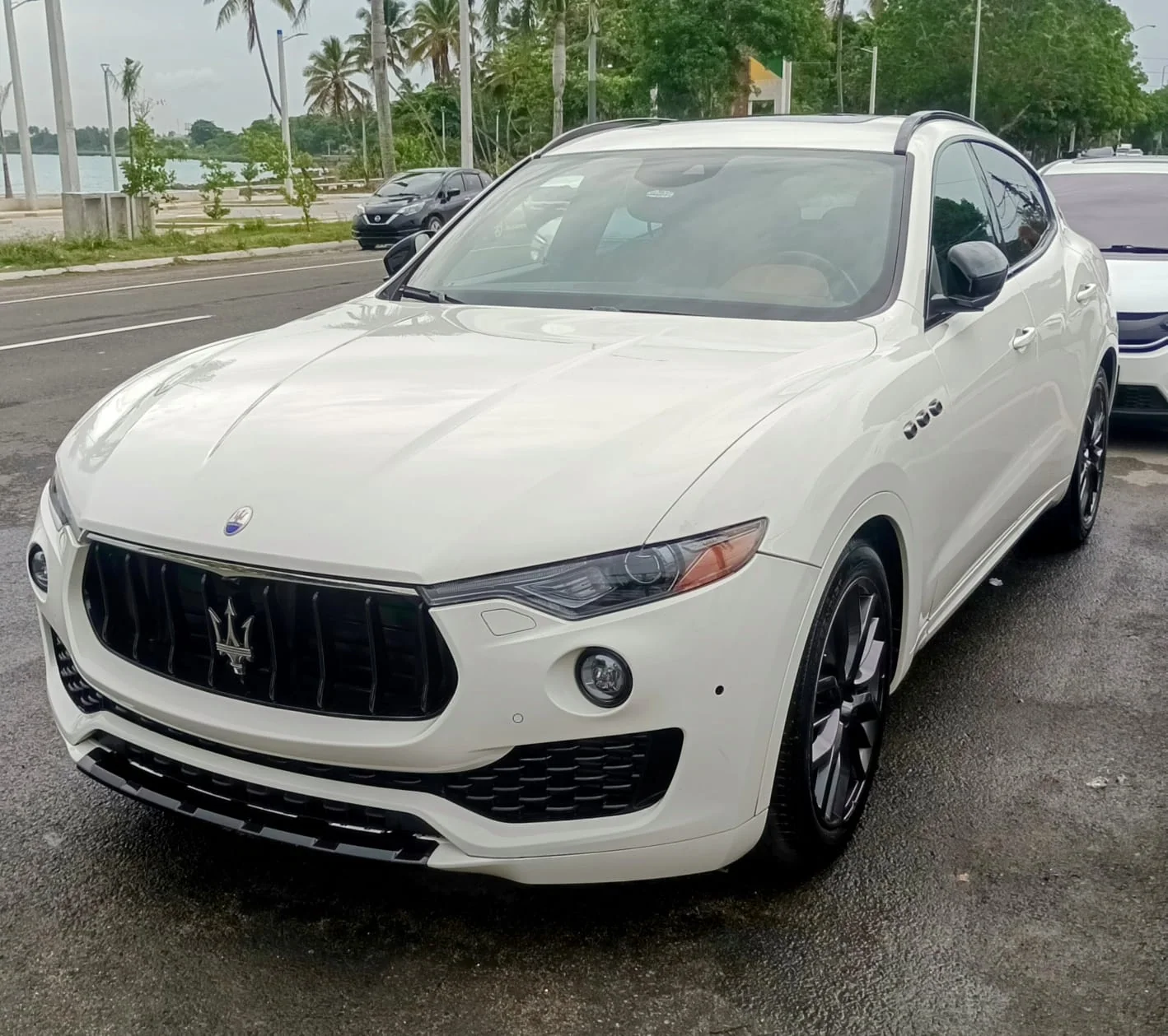 Exterior, toma muy similar a foto 3 — Maserati Levante