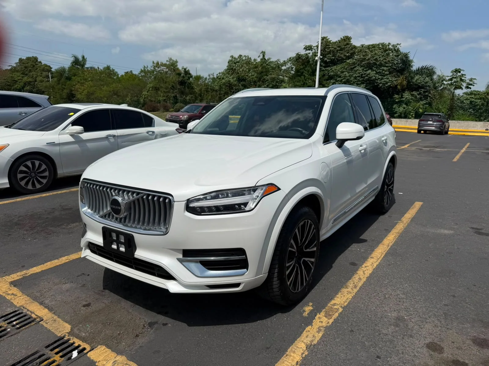 Exterior Volvo XC90 blanca, diagonal frontal — Volvo XC90 · Blanca